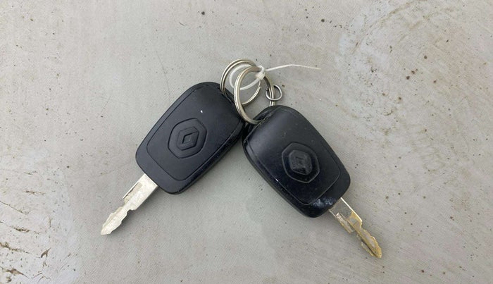 2018 Renault Kwid RXT 1.0 AMT (O), Petrol, Automatic, 32,754 km, Key Close Up