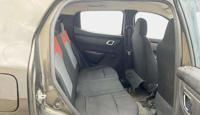 2018 Renault Kwid RXT 1.0 AMT (O), Petrol, Automatic, 32,754 km, Right Side Rear Door Cabin