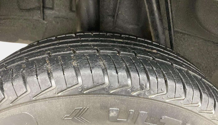 2018 Renault Kwid RXT 1.0 AMT (O), Petrol, Automatic, 32,754 km, Right Rear Tyre Tread