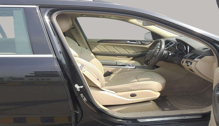 2015 Mercedes Benz GL Class 350 CDI 4Matic, Diesel, Automatic, 80,765 km, Right Side Front Door Cabin