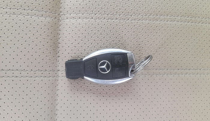 2015 Mercedes Benz GL Class 350 CDI 4Matic, Diesel, Automatic, 80,765 km, Key Close Up