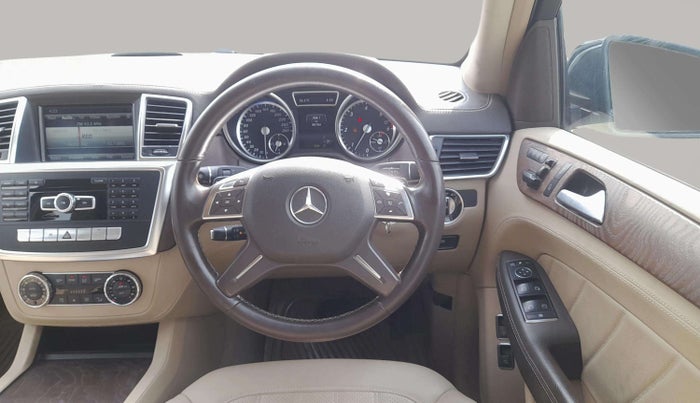 2015 Mercedes Benz GL Class 350 CDI 4Matic, Diesel, Automatic, 80,765 km, Steering Wheel Close Up