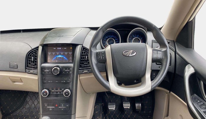 2016 Mahindra XUV500 W10, Diesel, Manual, 74,043 km, Steering Wheel Close Up
