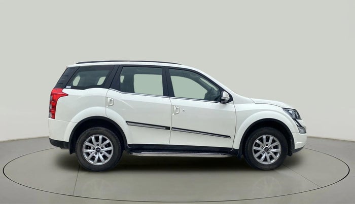 2016 Mahindra XUV500 W10, Diesel, Manual, 74,043 km, Right Side View