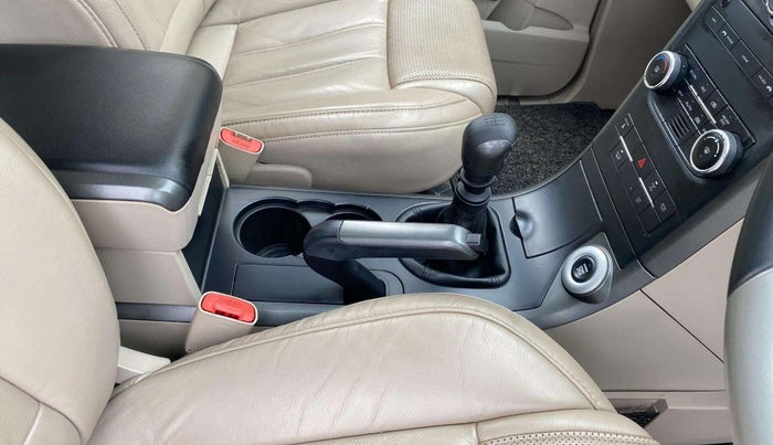 2016 Mahindra XUV500 W10, Diesel, Manual, 74,043 km, Gear Lever