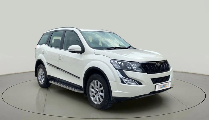 2016 Mahindra XUV500 W10, Diesel, Manual, 74,043 km, Right Front Diagonal