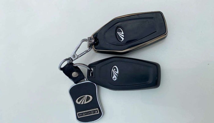 2016 Mahindra XUV500 W10, Diesel, Manual, 74,043 km, Key Close Up