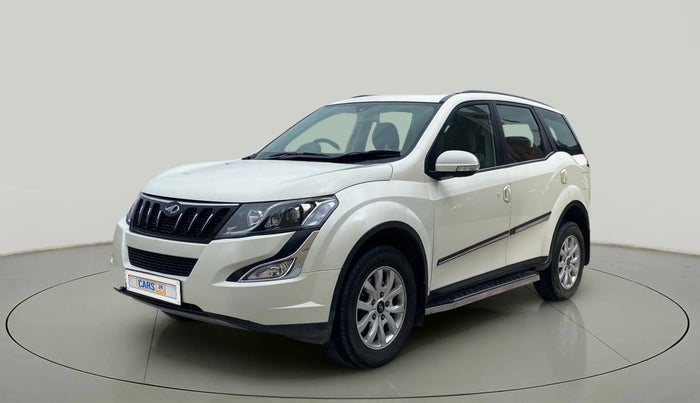 2016 Mahindra XUV500 W10, Diesel, Manual, 74,043 km, Left Front Diagonal