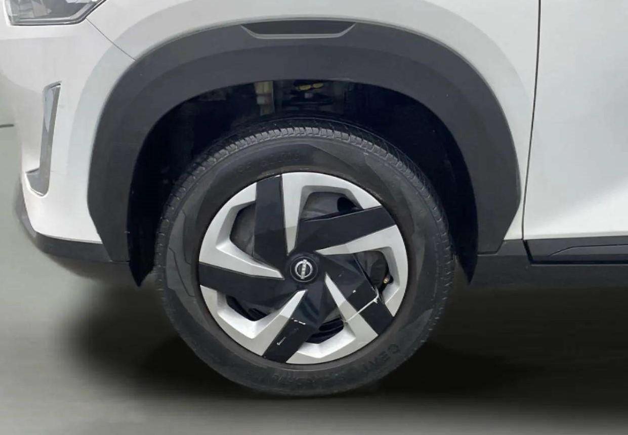 2023 Nissan MAGNITE XL, Petrol, Manual, 30,066 km, Left Front Wheel