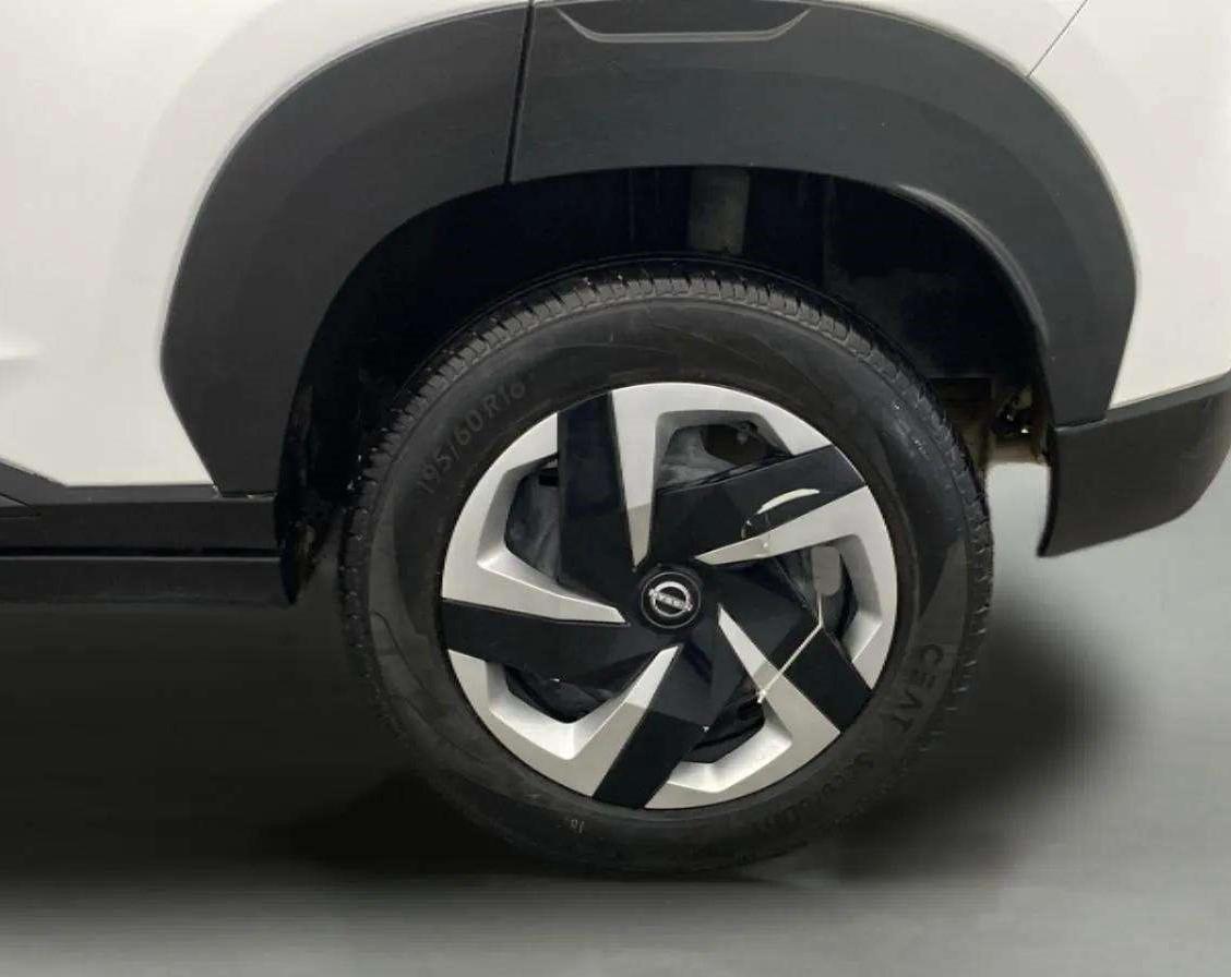 2023 Nissan MAGNITE XL, Petrol, Manual, 30,066 km, Left Rear Wheel