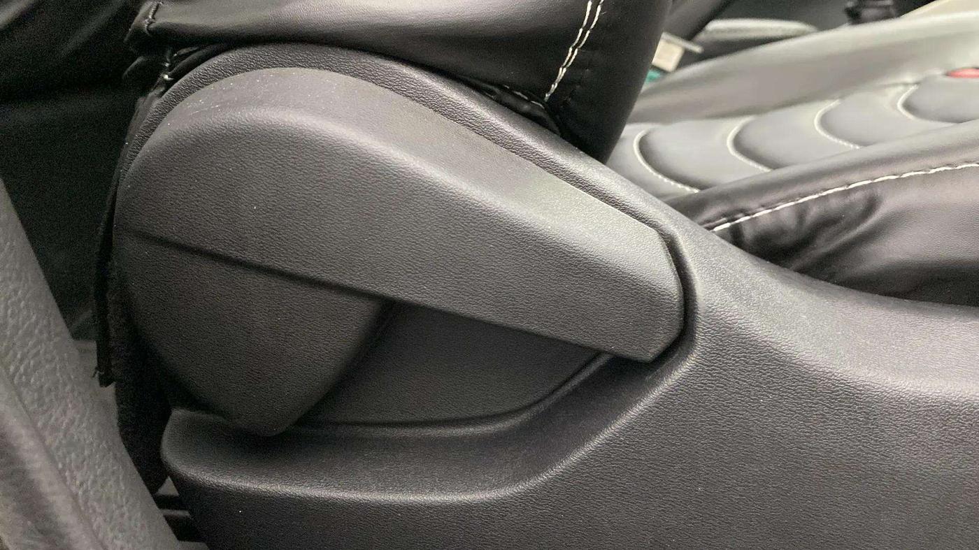 2023 Nissan MAGNITE XL, Petrol, Manual, 30,066 km, Driver Side Adjustment Panel