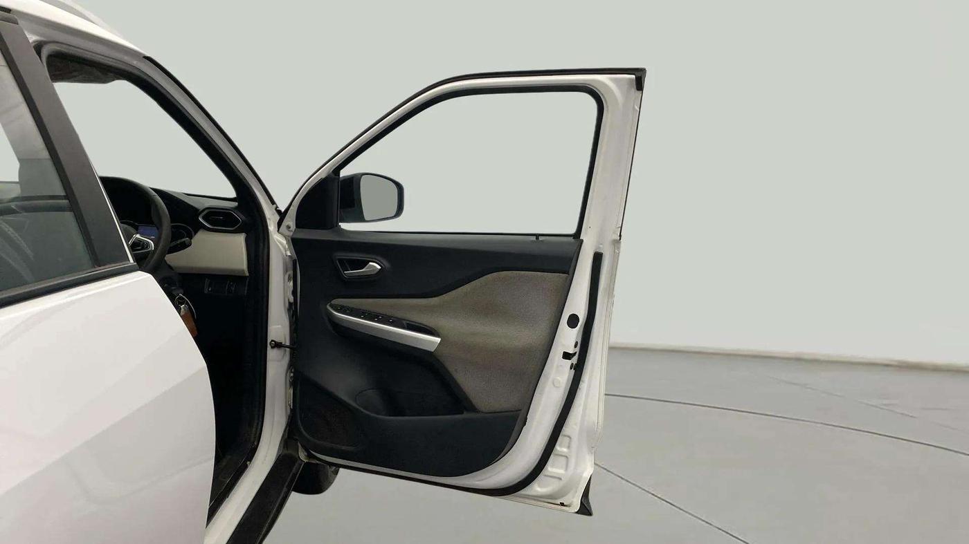 2023 Nissan MAGNITE XL, Petrol, Manual, 30,066 km, RHS Front Door
