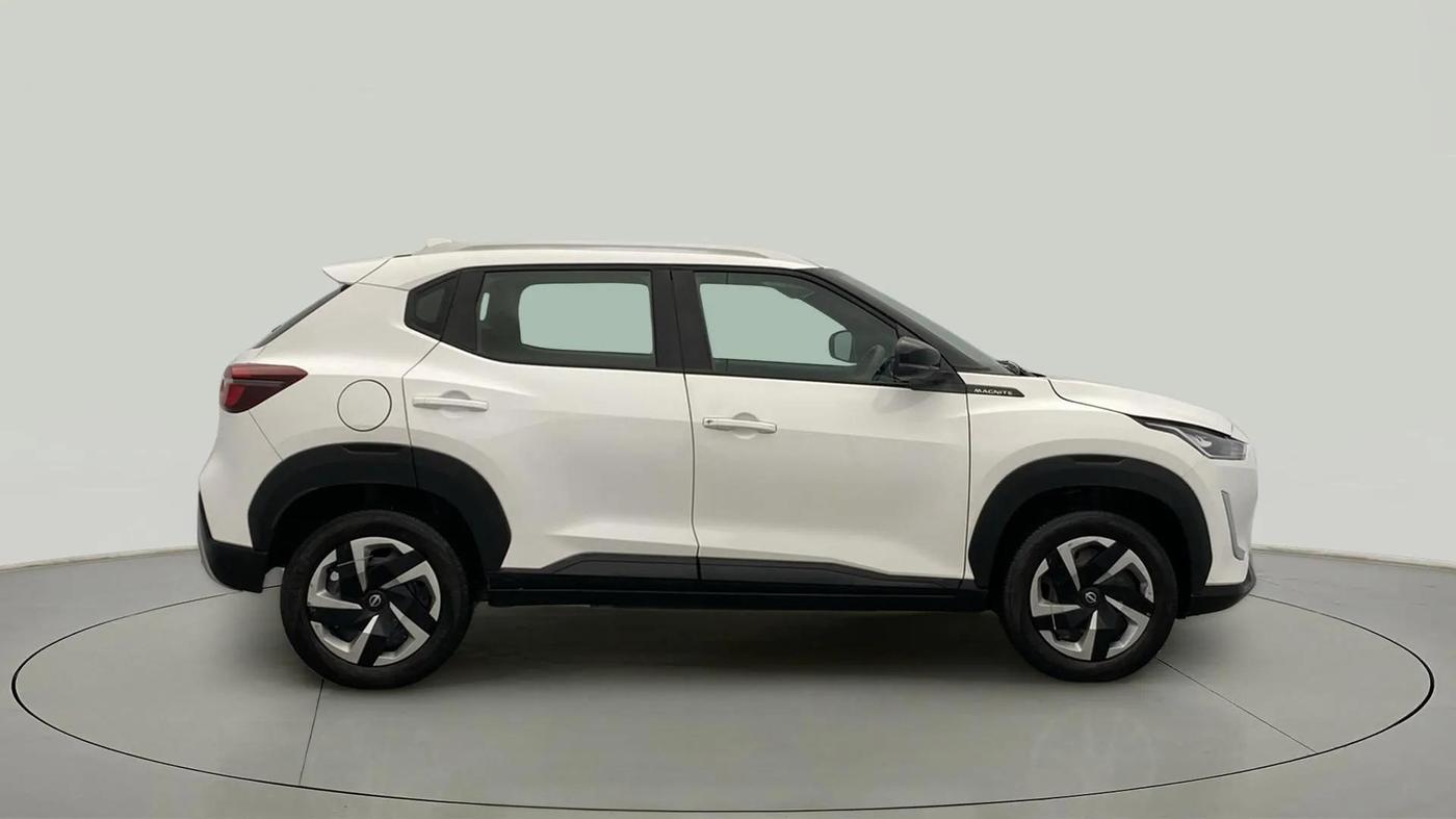 2023 Nissan MAGNITE XL, Petrol, Manual, 30,066 km, Right Side View