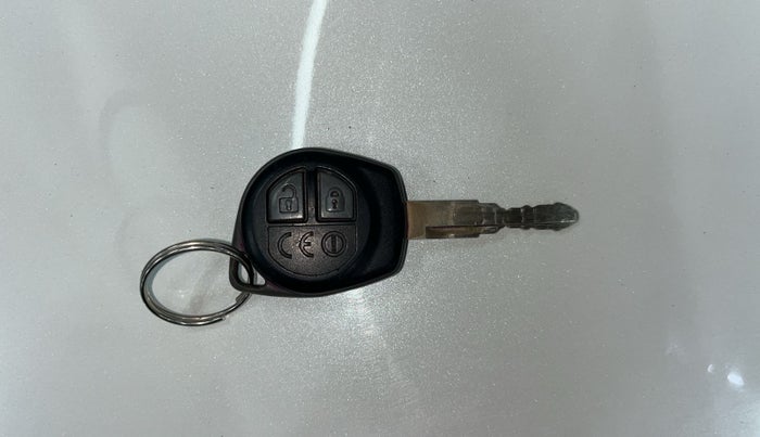 2020 Maruti Swift Dzire TOUR S-CNG, CNG, Manual, 58,970 km, Key Close Up
