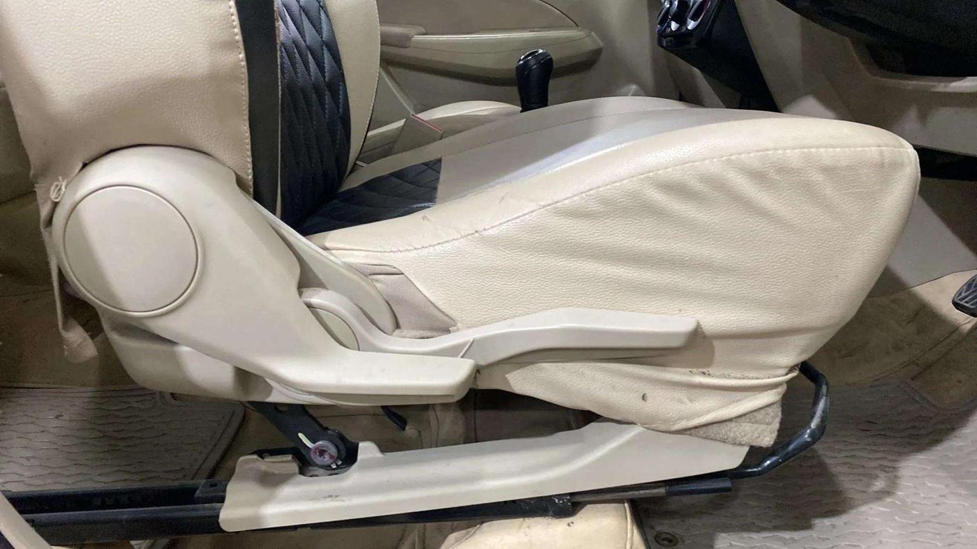 2020 Maruti Swift Dzire TOUR S-CNG, CNG, Manual, 59,043 km, Driver Side Adjustment Panel