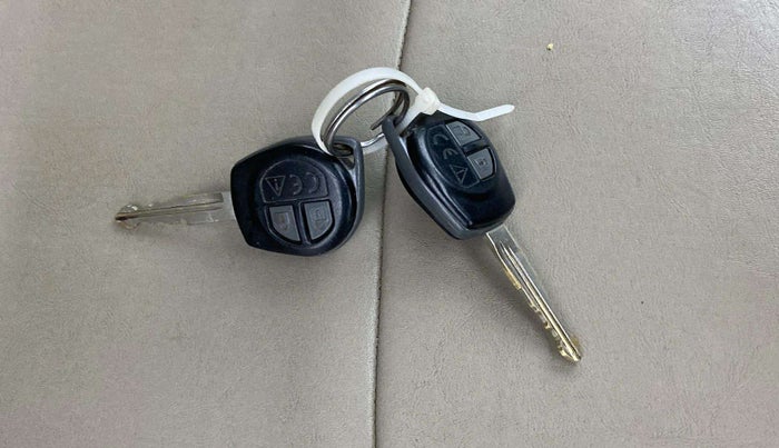 2018 Maruti Ciaz DELTA 1.5 SHVS MT PETROL, Petrol, Manual, 72,182 km, Key Close Up