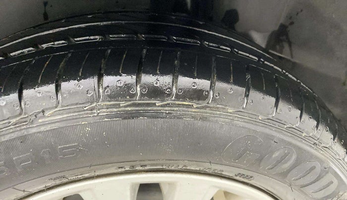 2018 Maruti Ciaz DELTA 1.5 SHVS MT PETROL, Petrol, Manual, 72,182 km, Left Rear Tyre Tread