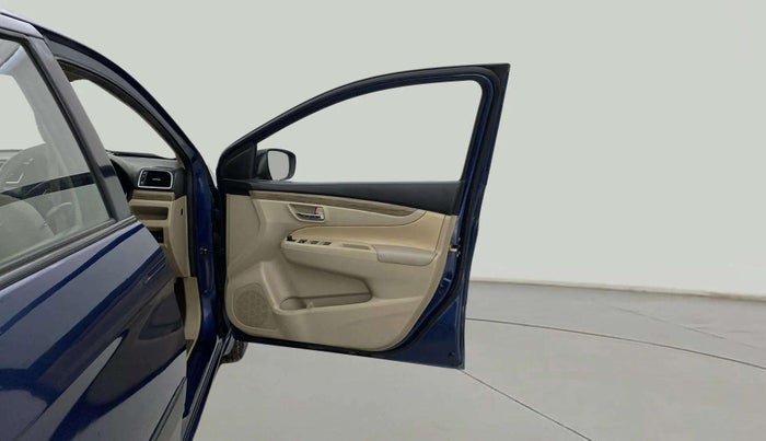 2018 Maruti Ciaz DELTA 1.5 SHVS MT PETROL, Petrol, Manual, 72,182 km, RHS Front Door