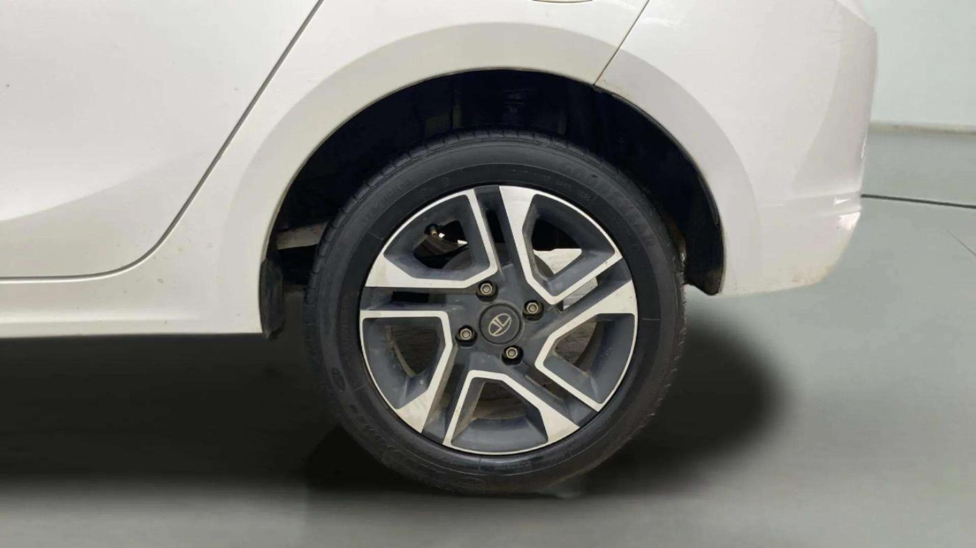 2020 Tata TIGOR XZA PLUS PETROL, Petrol, Automatic, 52,097 km, Left Rear Wheel