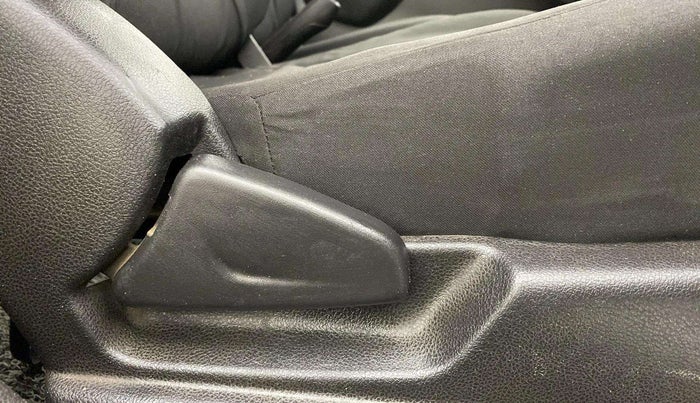 2018 Renault Kwid RXT 1.0 AMT (O), Petrol, Automatic, 77,862 km, Driver Side Adjustment Panel