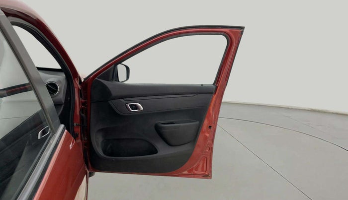 2018 Renault Kwid RXT 1.0 AMT (O), Petrol, Automatic, 77,862 km, RHS Front Door