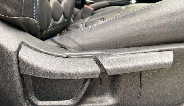 2023 Hyundai NEW I20 ASTA (O) 1.2 MT, Petrol, Manual, 59,978 km, Driver Side Adjustment Panel