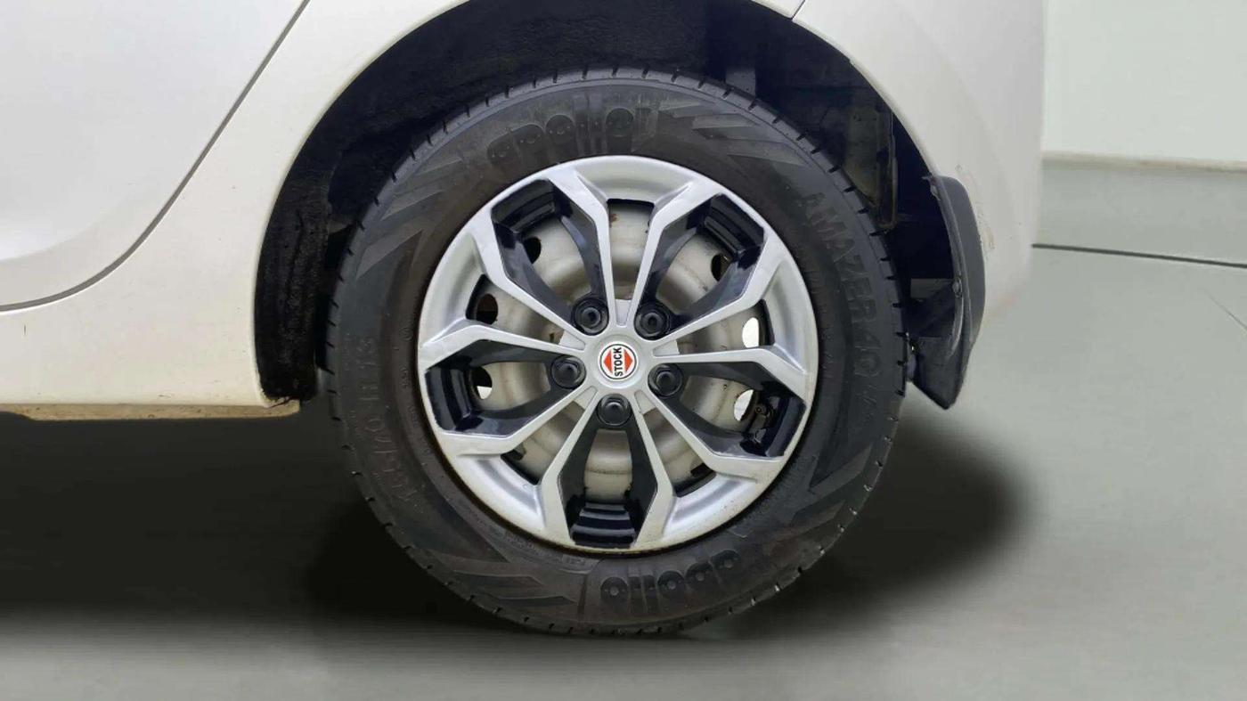 2019 Hyundai Eon ERA +, Petrol, Manual, 38,595 km, Left Rear Wheel