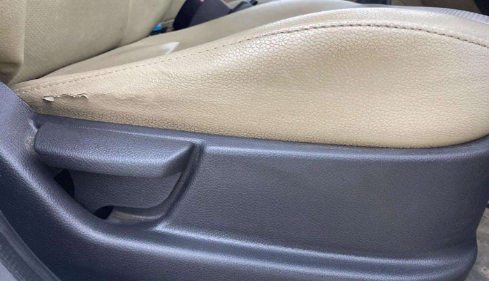 2019 Hyundai Eon ERA +, Petrol, Manual, 38,595 km, Driver Side Adjustment Panel