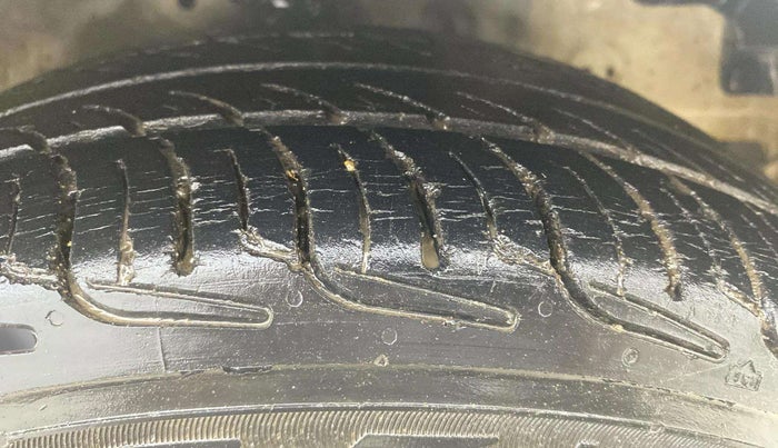 2019 Hyundai Eon ERA +, Petrol, Manual, 38,595 km, Left Front Tyre Tread