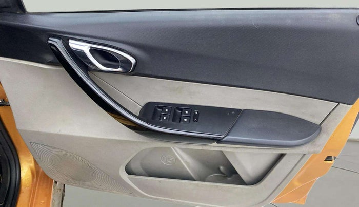 2017 Tata Tiago XZ PETROL, Petrol, Manual, 86,971 km, Driver Side Door Panels Control