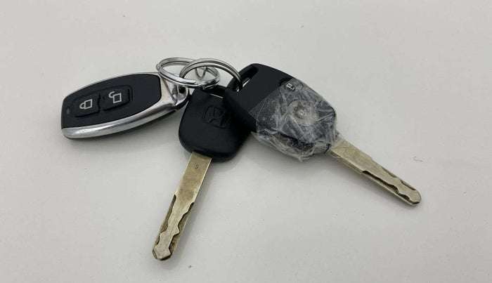 2013 Honda Amaze 1.2L I-VTEC VX AT, Petrol, Automatic, 1,10,721 km, Key Close Up