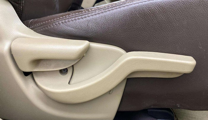 2013 Honda Amaze 1.2L I-VTEC VX AT, Petrol, Automatic, 1,10,721 km, Driver Side Adjustment Panel