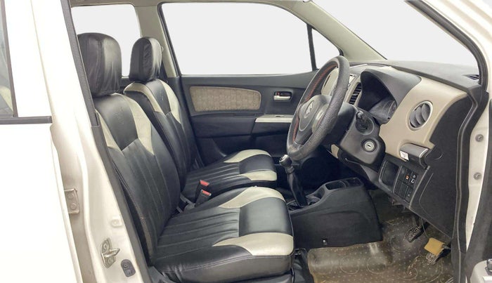 2016 Maruti Wagon R 1.0 VXI, CNG, Manual, 98,666 km, Right Side Front Door Cabin