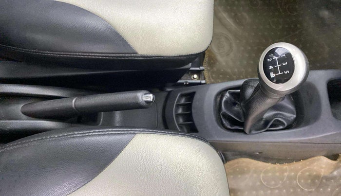2016 Maruti Wagon R 1.0 VXI, CNG, Manual, 98,666 km, Gear Lever