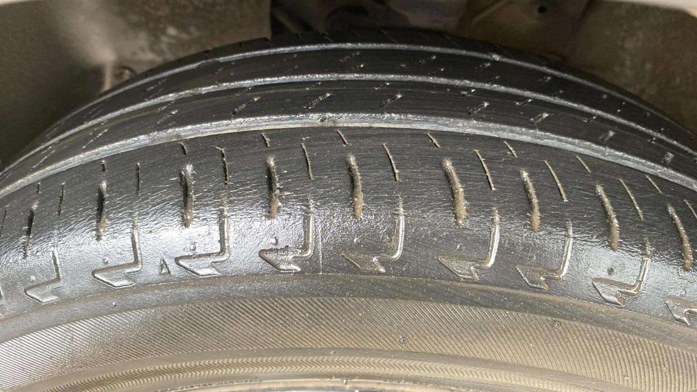 2021 Maruti IGNIS ZETA 1.2 AMT, Petrol, Automatic, 43,499 km, Left Front Tyre Tread