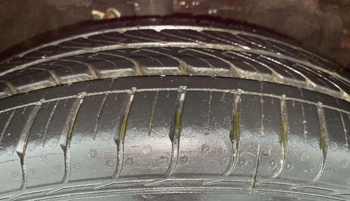 2017 Maruti Celerio ZXI AMT, Petrol, Automatic, 72,300 km, Right Front Tyre Tread