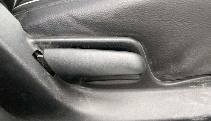2017 Maruti Swift VXI O, Petrol, Manual, 94,037 km, Driver Side Adjustment Panel