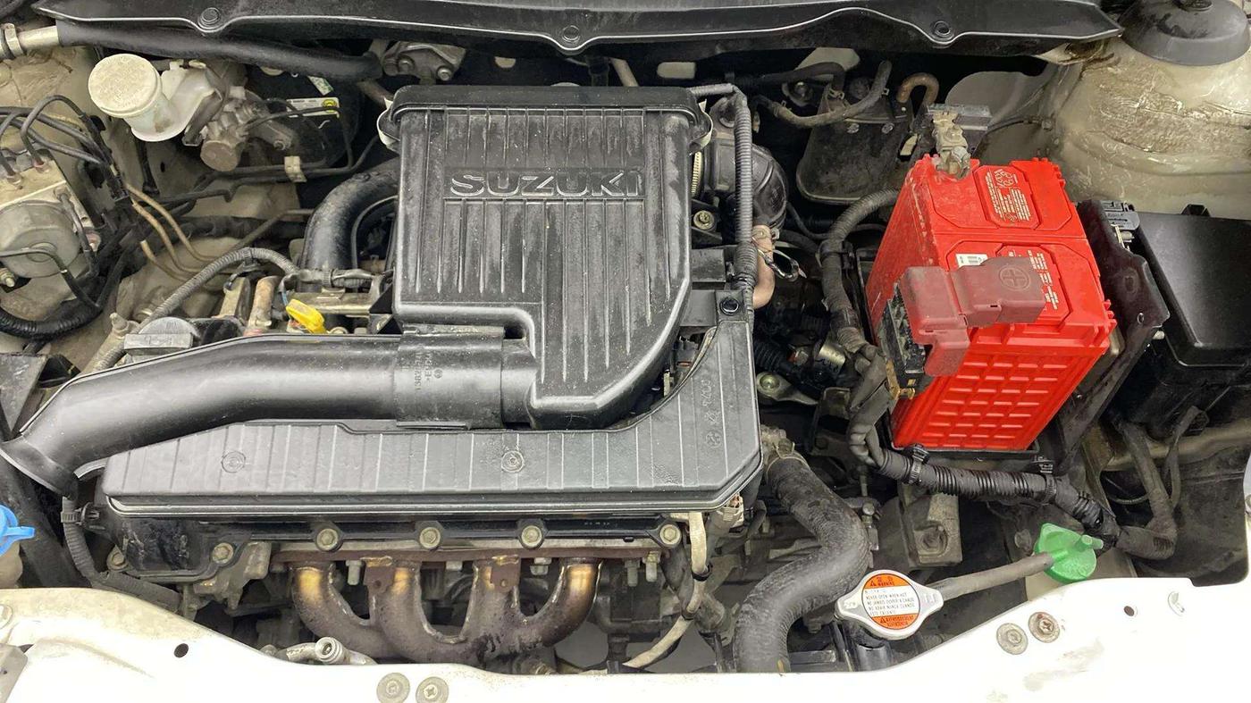 2017 Maruti Swift VXI O, Petrol, Manual, 94,074 km, Engine View