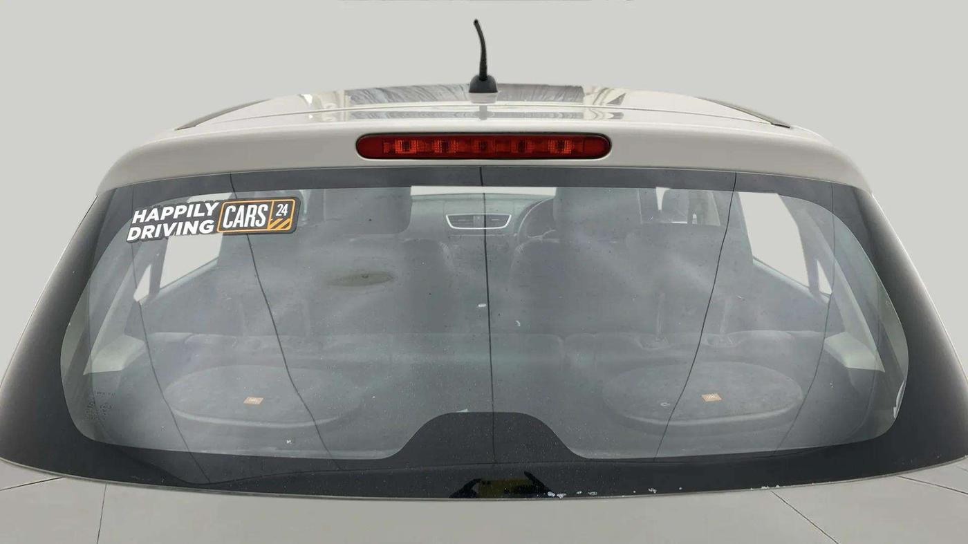 2017 Maruti Swift VXI O, Petrol, Manual, 94,074 km, Rear Windshield