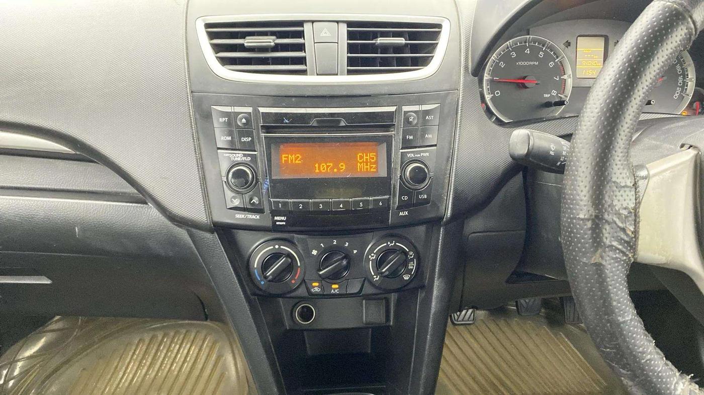 2017 Maruti Swift VXI O, Petrol, Manual, 94,074 km, Air Conditioner