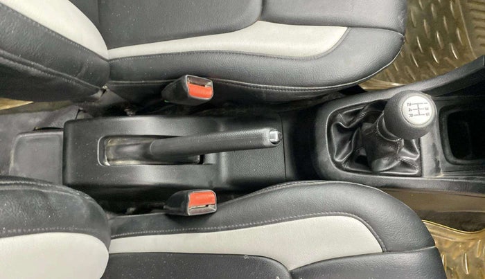 2017 Maruti Swift VXI O, Petrol, Manual, 94,037 km, Gear Lever