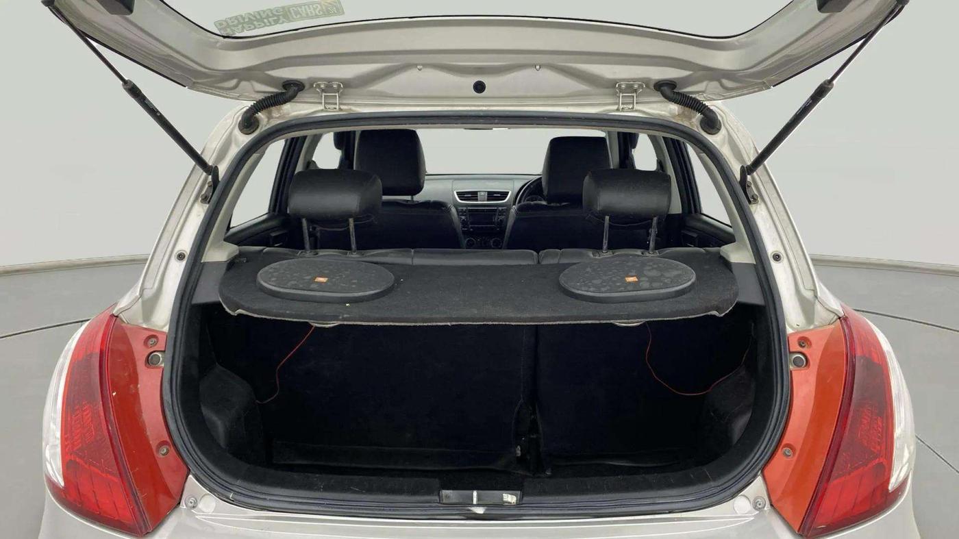 2017 Maruti Swift VXI O, Petrol, Manual, 94,074 km, Boot Inside