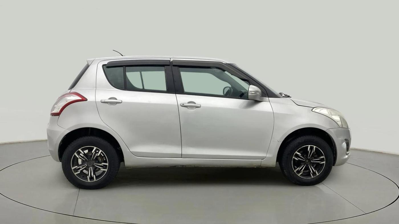 2017 Maruti Swift VXI O, Petrol, Manual, 94,074 km, Right Side View