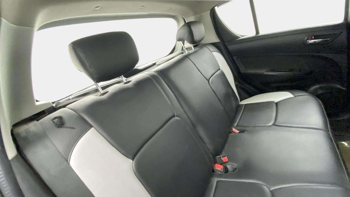 2017 Maruti Swift VXI O, Petrol, Manual, 94,074 km, Right Side Rear Door Cabin