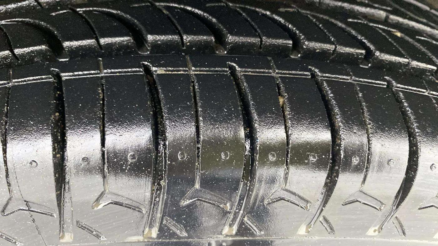 2017 Maruti Swift VXI O, Petrol, Manual, 94,074 km, Right Front Tyre Tread