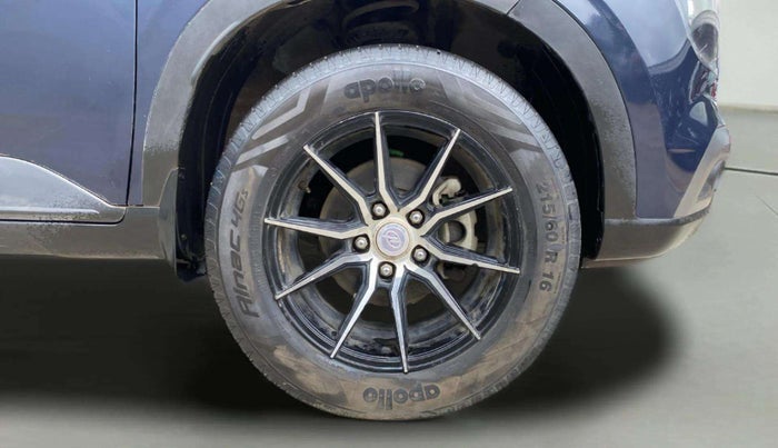 2022 Hyundai VENUE S+ 1.2, Petrol, Manual, 34,022 km, Right Front Wheel
