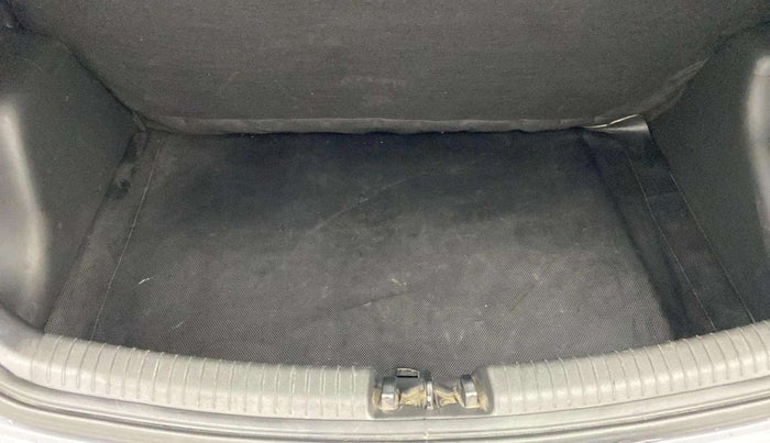2018 Hyundai Grand i10 MAGNA AT 1.2 KAPPA VTVT, Petrol, Automatic, 77,578 km, Boot Inside