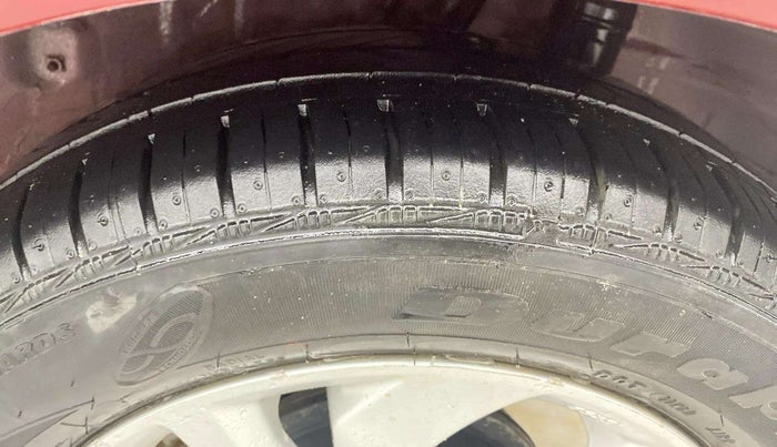 2018 Honda Amaze 1.2L I-VTEC VX, CNG, Manual, 1,18,105 km, Left Rear Tyre Tread