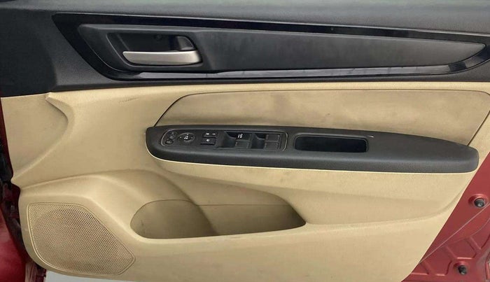 2018 Honda Amaze 1.2L I-VTEC VX, CNG, Manual, 1,18,105 km, Driver Side Door Panels Control