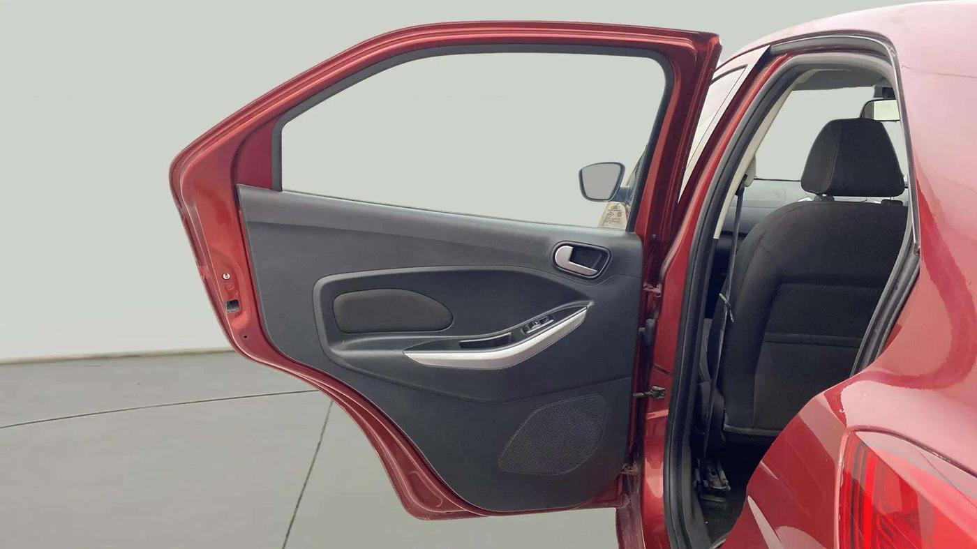 2016 Ford New Figo TITANIUM 1.5 PETROL AT, Petrol, Automatic, 37,939 km, LHS Front Door